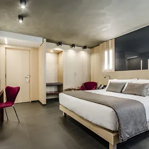 https://metropolis.andorra-la-vella-hotels.net